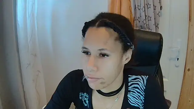 AaliyahHarris online show from November 6, 2025, 12:31 pm