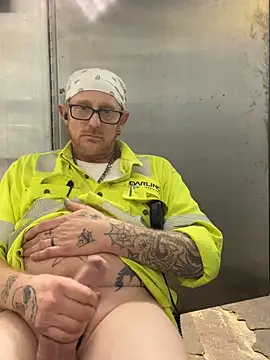 CLoSpunkmeyer69 online show from October 15, 2025, 2:32 am