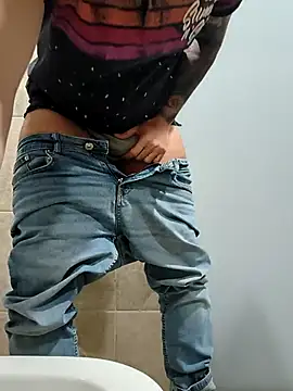 207RCCam online show from April 10, 2026, 3:19 pm