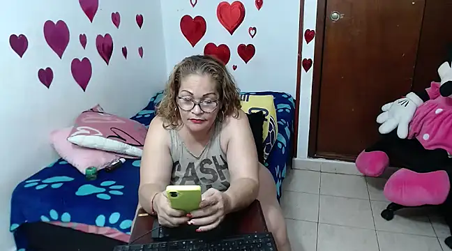 Snapshot of Britney-22 chatting on January 10, 2025, 3:07 am Britney-22 online show from January 10, 2025, 3:07 am