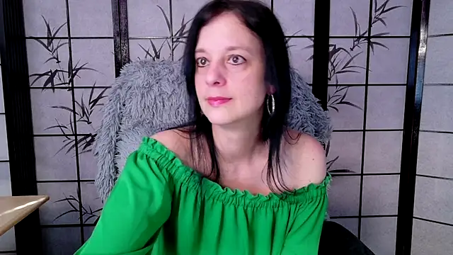  Sweetlonglips  online show from April 24, 2026, 7:54 am