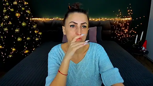 Rebecca Diamond online show from December 18, 2025, 6:40 am