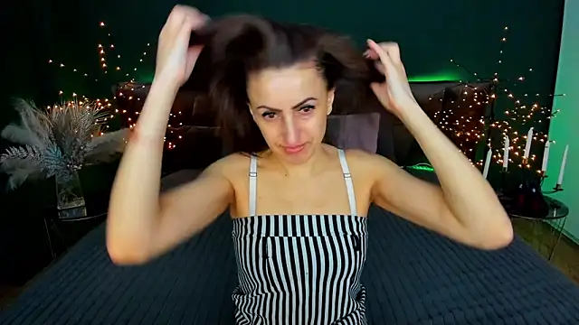 Rebecca Diamond online show from February 23, 2026, 7:09 am