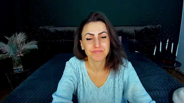 Rebecca Diamond online show from February 11, 2026, 6:24 am