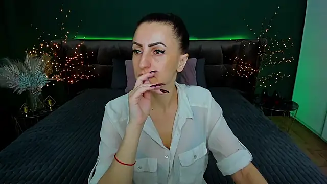 Rebecca Diamond online show from March 6, 2025, 6:41 am