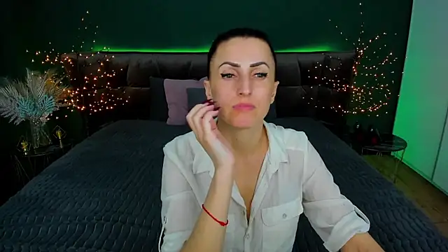 Rebecca Diamond online show from March 3, 2025, 3:43 pm