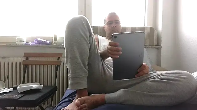 Azad64 online show from November 14, 2025, 1:59 pm