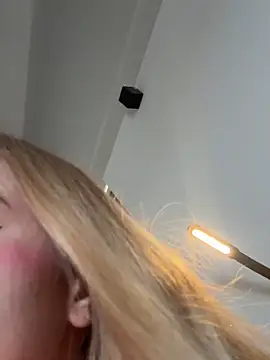 curchez  online show from March 5, 2026, 8:05 pm