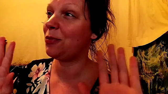 GamerGirlRoxyAndLee online show from September 12, 2025, 4:12 am