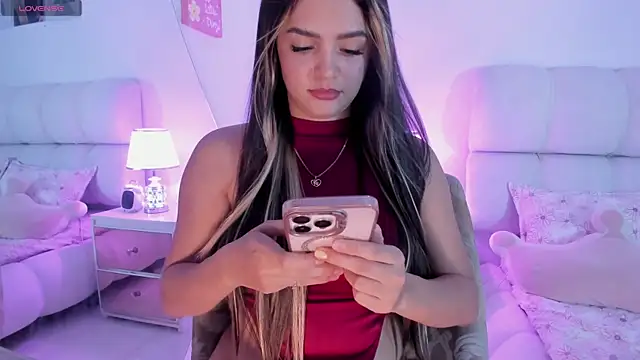 zoemina xd online show from March 30, 2026, 7:26 pm