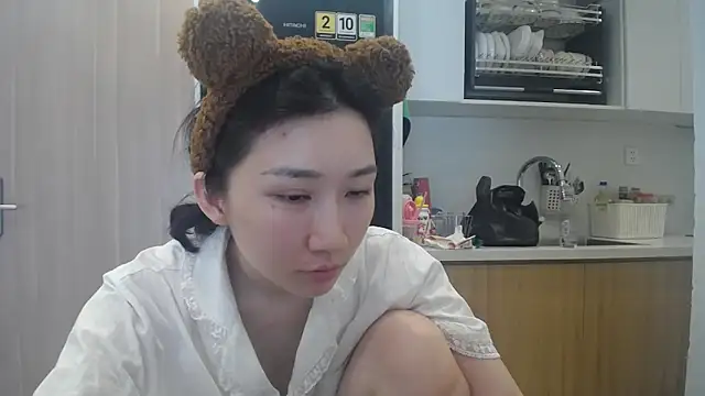 Snapshot of Asiagirll chatting on June 15, 2026, 2:45 am Asiagirll online show from June 15, 2026, 2:45 am