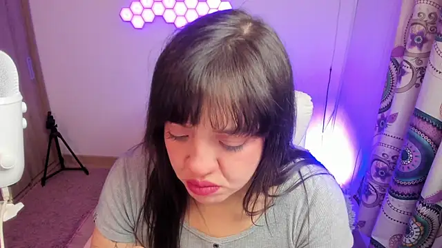 sophia grants online show from October 28, 2025, 6:12 am