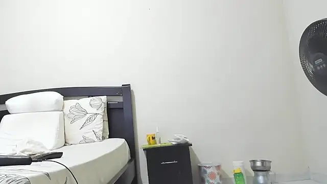 mara2020 69 online show from November 4, 2025, 3:05 pm