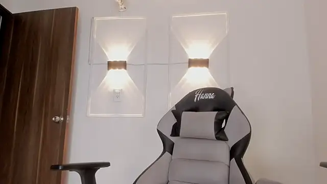 Hanna Risso online show from March 27, 2026, 5:47 pm