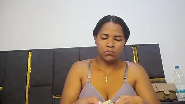 aleixane online show from December 19, 2025, 3:32 am