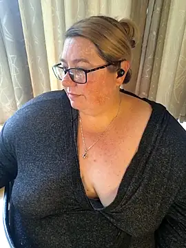 Iceprincess2bad4u online show from April 18, 2026, 6:27 am