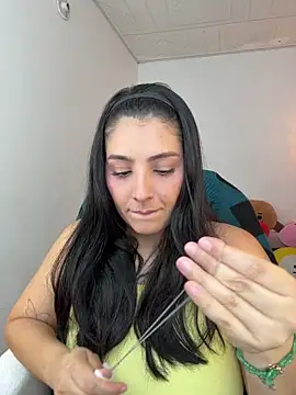 YummyAnna  online show from January 14, 2026, 7:28 pm