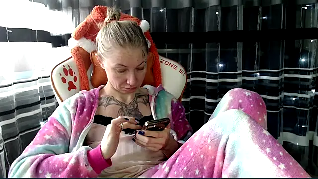 Snapshot of cold_lollipop chatting on February 20, 2026, 7:21 am cold lollipop online show from February 20, 2026, 7:21 am