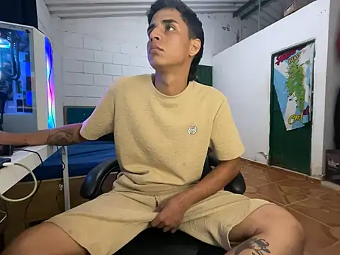 Max TheHorseDick online show from April 14, 2026, 3:44 am