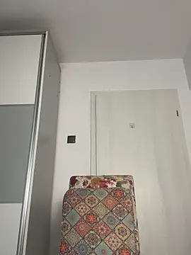 snow flakee online show from February 20, 2026, 6:26 am