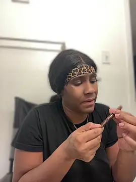 Foreignthababyy online show from April 15, 2026, 12:21 pm