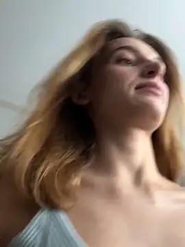 -AngelAri- online show from October 17, 2025, 9:12 am