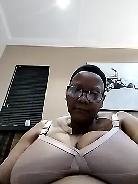 SEXYBOOBSNASS online show from September 22, 2025, 6:47 pm