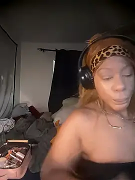 Snapshot of JadaSkyy chatting on January 7, 2026, 8:47 pm JadaSkyy online show from January 7, 2026, 8:47 pm