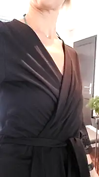 dancing sexy doll online show from September 21, 2025, 10:09 am