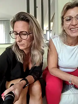dancing sexy doll online show from October 5, 2025, 1:57 pm
