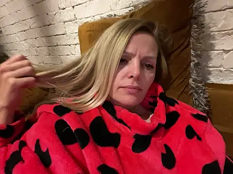 Angel girllovemy online show from February 26, 2025, 6:26 pm