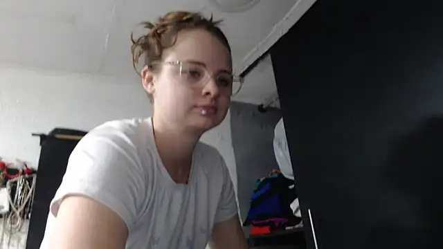 HellenMiyer1111 online show from December 22, 2025, 3:12 pm