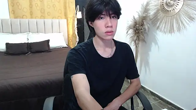 Snapshot of Elio-cam chatting on November 11, 2025, 8:31 am Elio-cam online show from November 11, 2025, 8:31 am