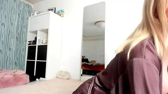 KenzieDawton online show from January 16, 2026, 4:49 am