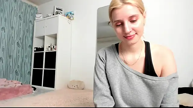 Snapshot of KenzieDawton chatting on January 5, 2025, 5:09 am KenzieDawton online show from January 5, 2025, 5:09 am