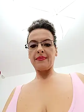 RebeccaNoble online show from November 4, 2025, 12:53 pm