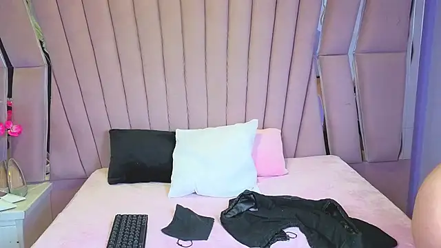 fisting anal 69 online show from January 14, 2026, 1:04 pm