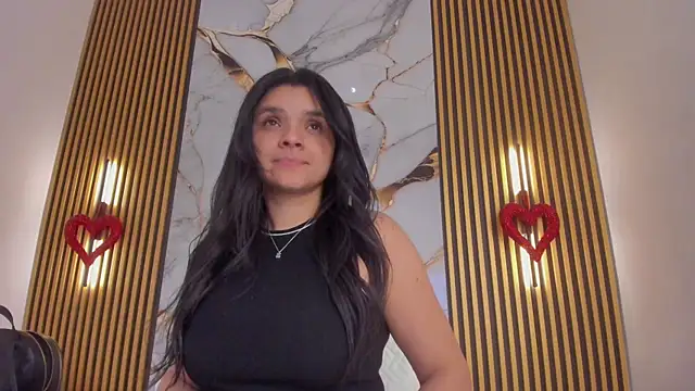 Snapshot of indi_catalina chatting on May 5, 2026, 6:33 pm indi catalina online show from May 5, 2026, 6:33 pm