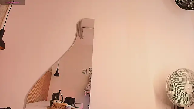 Snapshot of indi_catalina chatting on November 22, 2025, 1:10 pm indi catalina online show from November 22, 2025, 1:10 pm