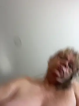 Snapshot of slutgold chatting on February 12, 2025, 9:33 pm slutgold online show from February 12, 2025, 9:33 pm