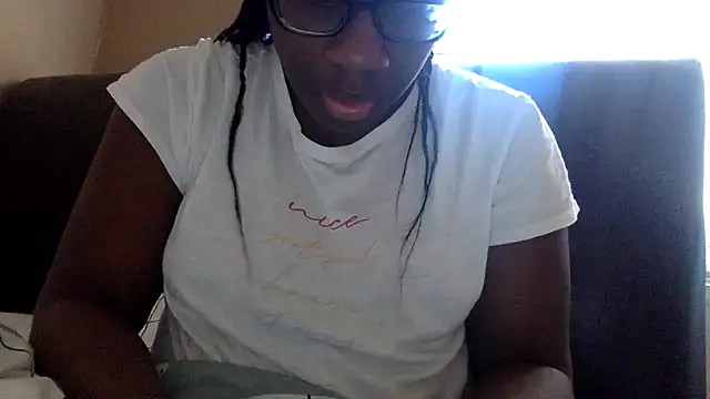 Snapshot of blacksexybeauty31 chatting on March 9, 2025, 3:05 pm blacksexybeauty31 online show from March 9, 2025, 3:05 pm