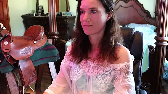 thornburyrose online show from November 16, 2025, 4:23 pm