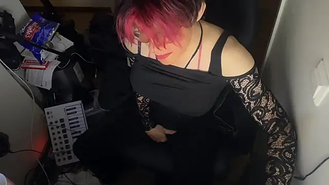 Snapshot of ecd011 chatting on September 29, 2025, 1:01 am ecd011 online show from September 29, 2025, 1:01 am