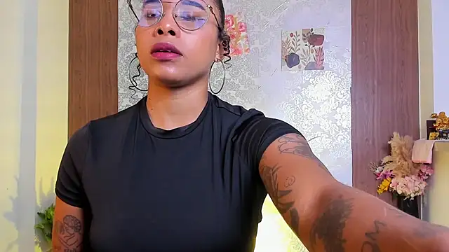 kelly thomson online show from November 15, 2025, 11:20 pm