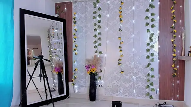 kelly thomson online show from April 5, 2026, 2:13 pm