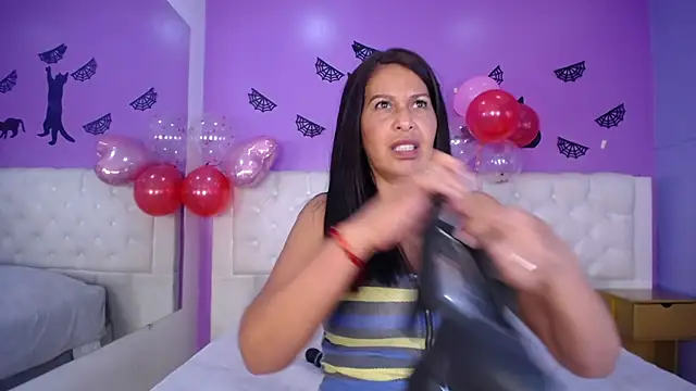 Shanon mature online show from February 18, 2025, 10:47 pm