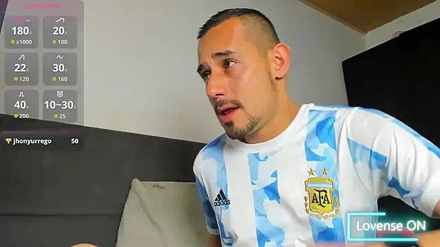 jhonyalzate2 online show from February 18, 2026, 1:58 am