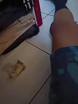 MrRight90 online show from April 19, 2026, 11:40 pm