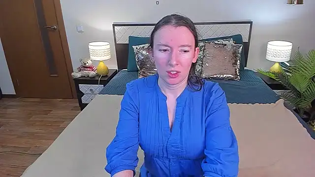 CatherineWalls online show from June 1, 2026, 2:56 am