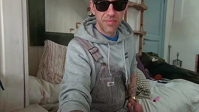 Stock-Holmes online show from March 28, 2026, 7:20 am